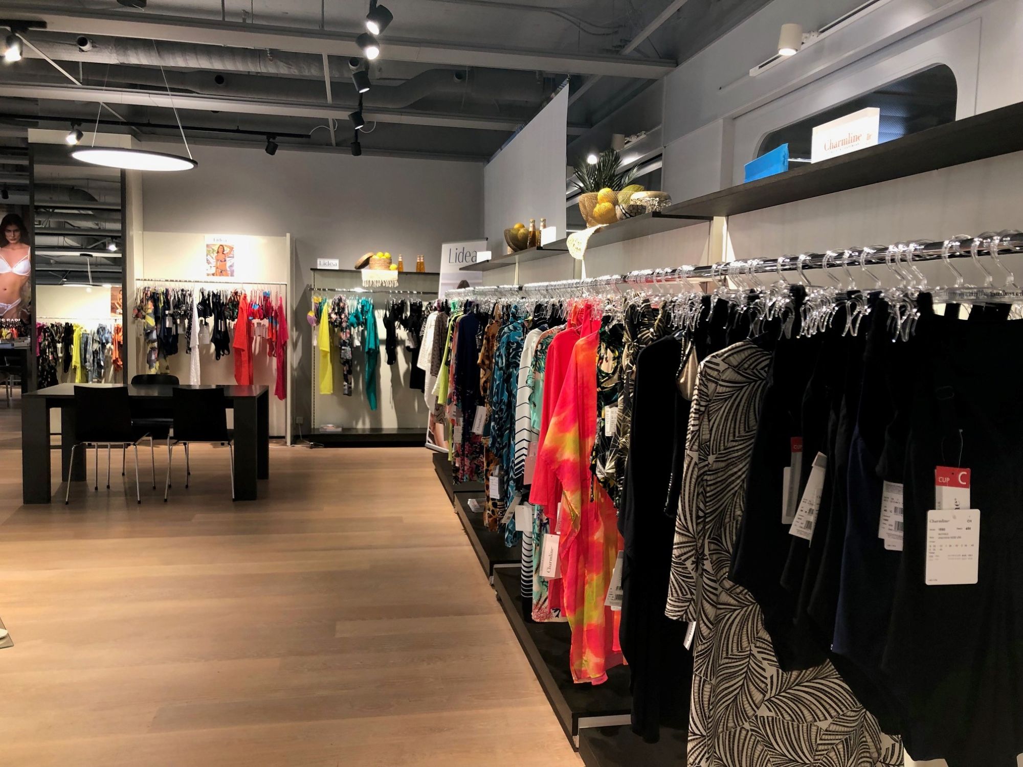 showroom 150_beachwear_3